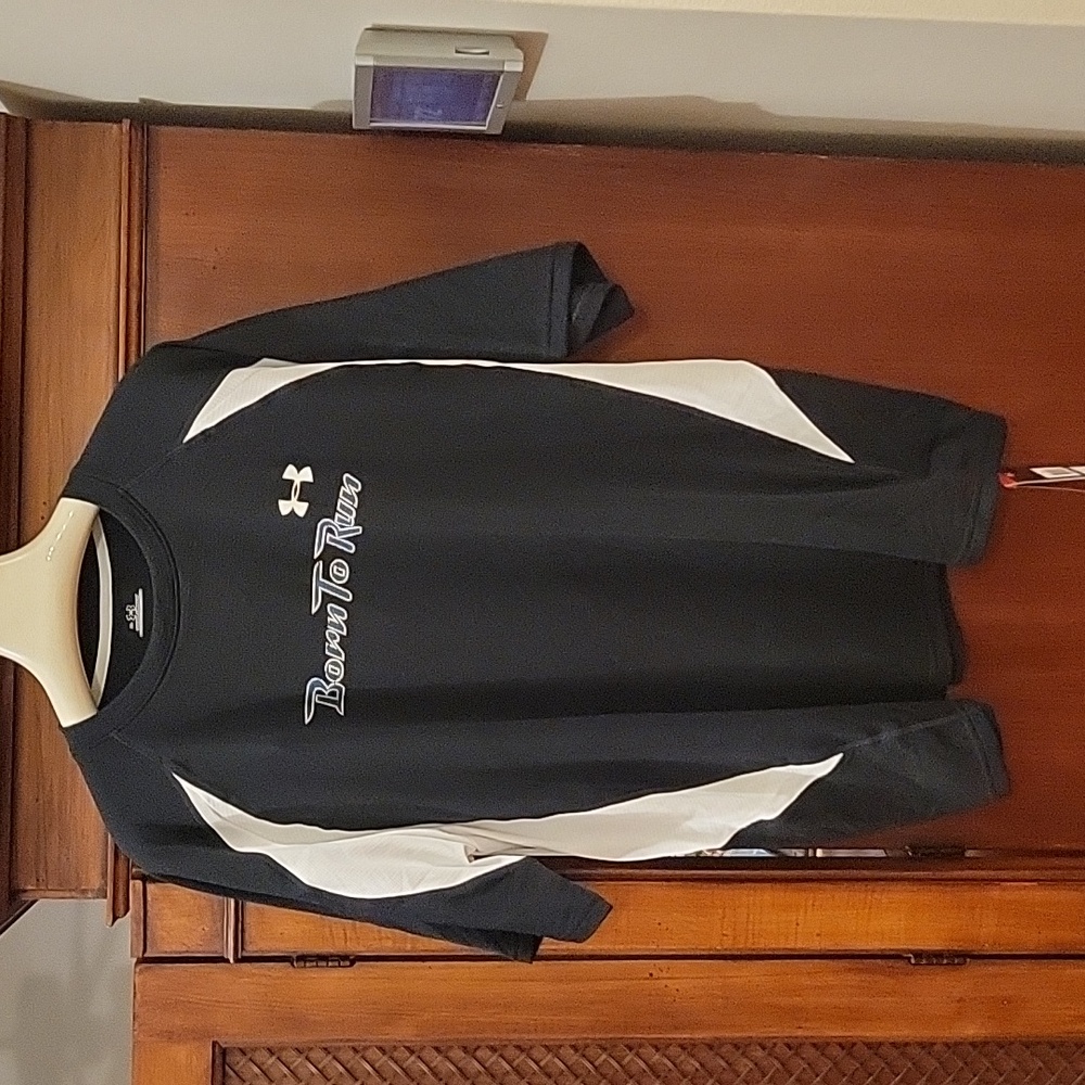 Men's Under Armour Black White Loose Fit Training Shirt with "Born To Run" - XL